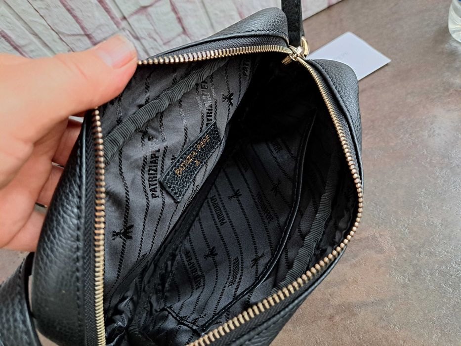 дамска черна чанта,Patrizia Pepe,малка чантичка-естествена кожа