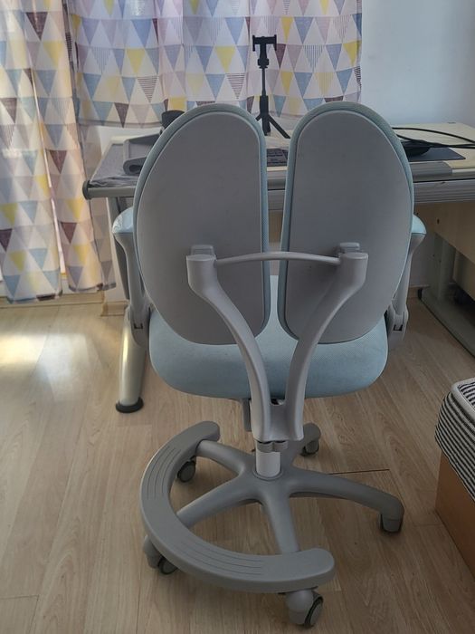 Ергономичен ученически стол