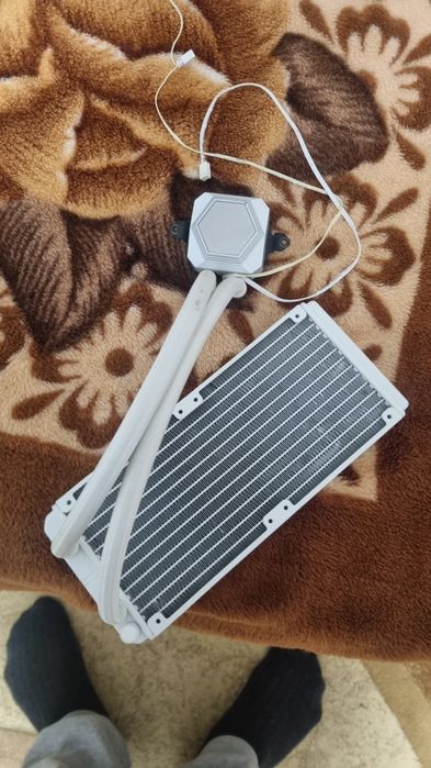AIO Alb Silverstone PF240W