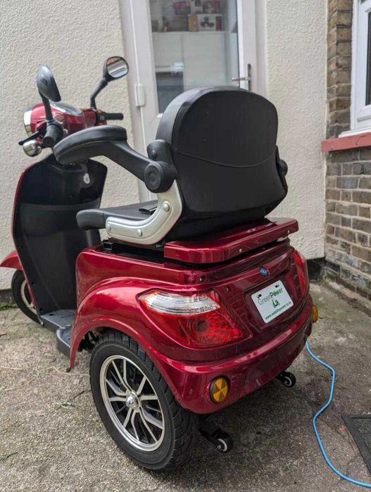 Triciclu Scuter Carut electric pt persoane cu disabilitati sau batrani