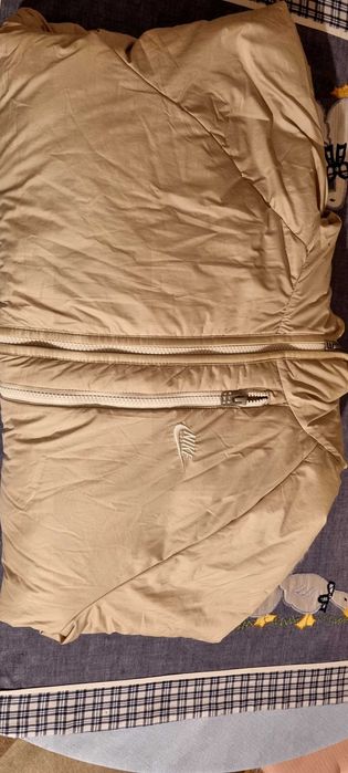 Мъжко яке Nike в  бежово