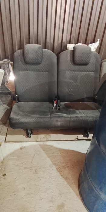 Сиденья на Ларгус