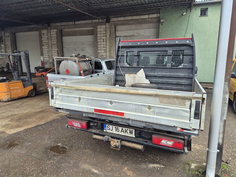 Ford Transit x2, VW T5