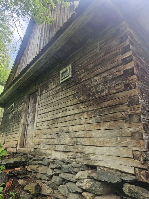 Vind poiata ,buna pt constructie cabana