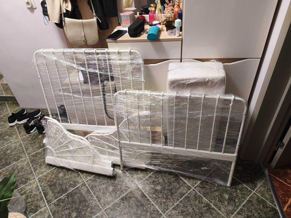 Продавам детско- юношеско легло/телескопично,разтегателно/