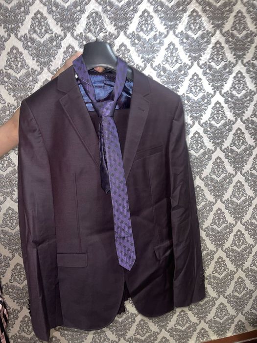 Новый костюм с брюками брендовые