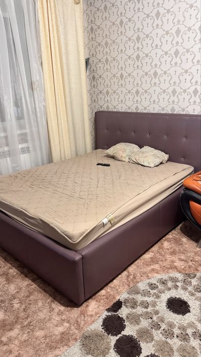 Кровать двуспальняя