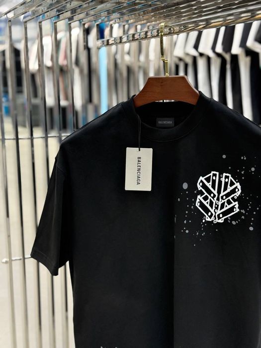 Tricou nou Balenciaga