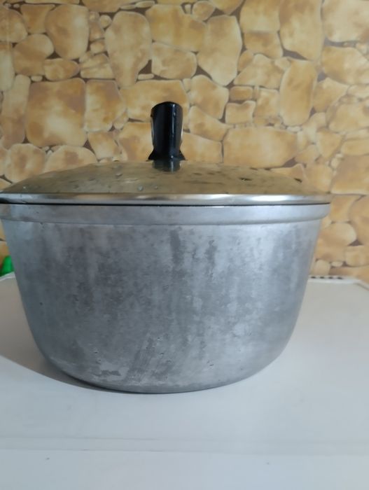 Продаем казан чугунный в отличном состоянии