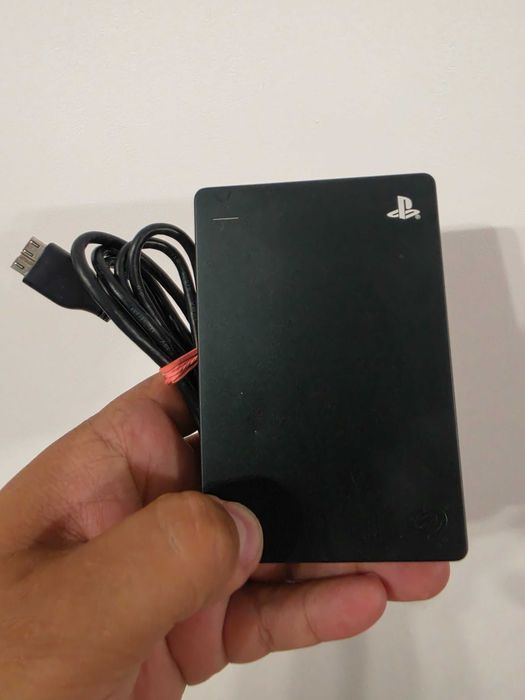 Hard extern Seagate 2TB pentru Playstation 4 si Playstation 5