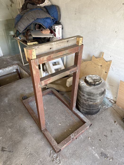 Стойка для лодочного мотора