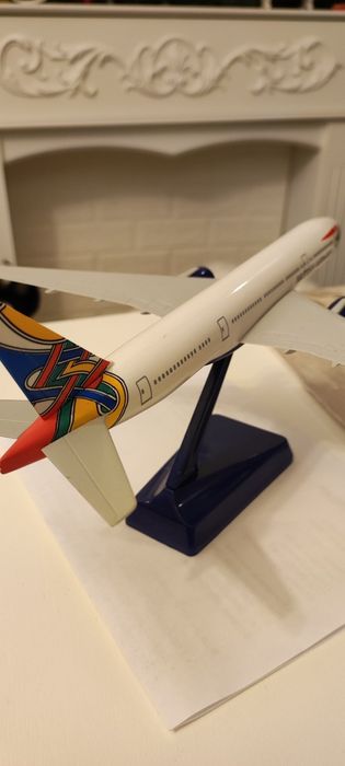 Самолет макет на British airways 1:250