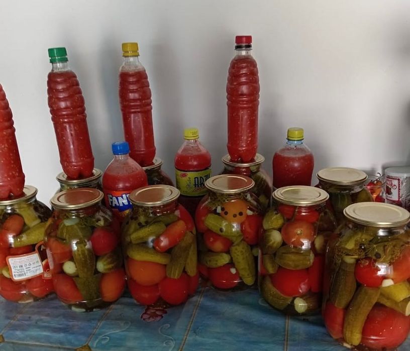 Продам ассорти огурцы/помидоры,икра,аджика