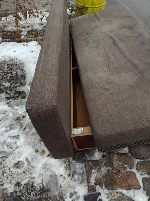 Диван в хорошем состоянии