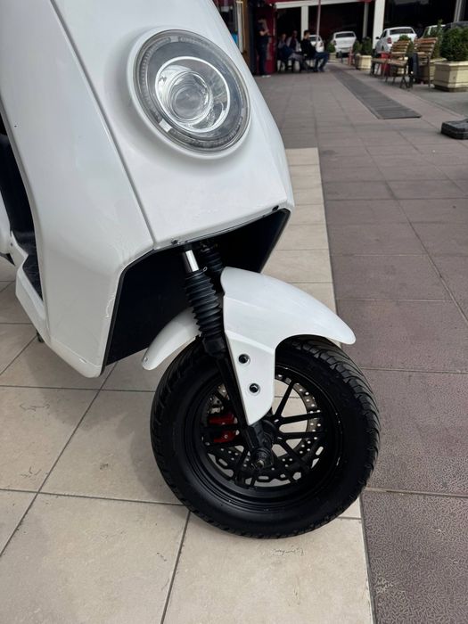 Skuter yengi yurgalaryam bor 1500 Вт