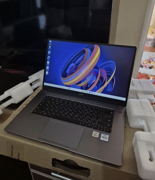 Ультрабук Huawei Core i3-10110