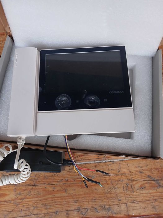 Видео домофон  commax