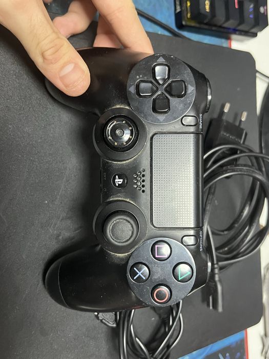 Работещ PlayStation 4 slim 1TB