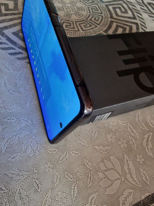 Samsung Z Flip 4 Перфектен