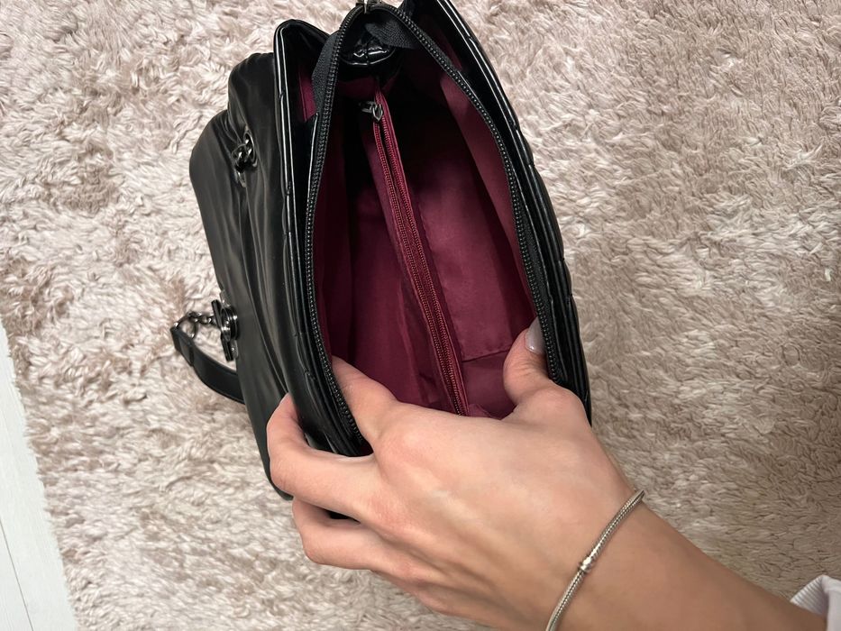 Кожена черна чанта