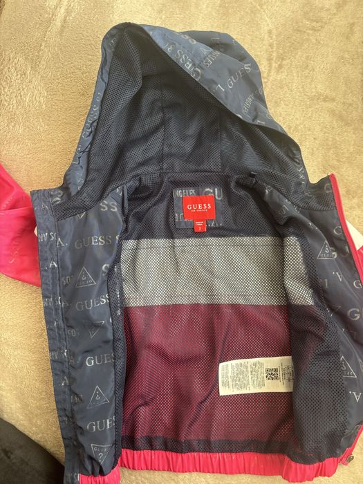 Яке за момиче Guess 2г.