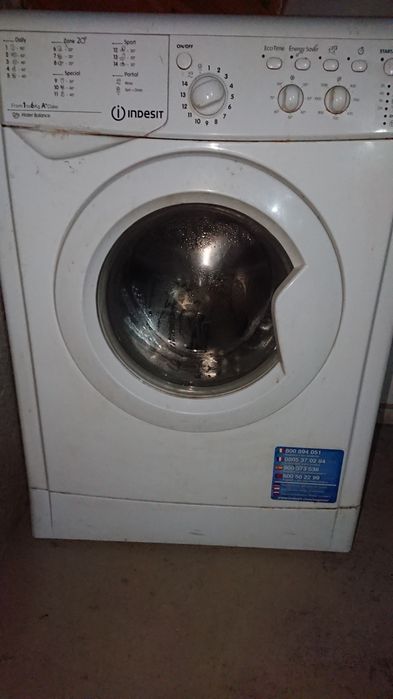 Пералня Indesit IWC61251