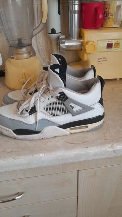 Кроссовки, фирменные и дешёвые