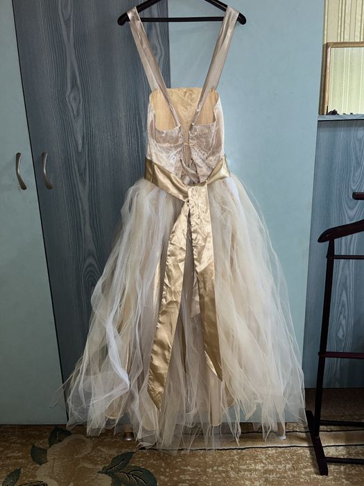 Платье праздничное