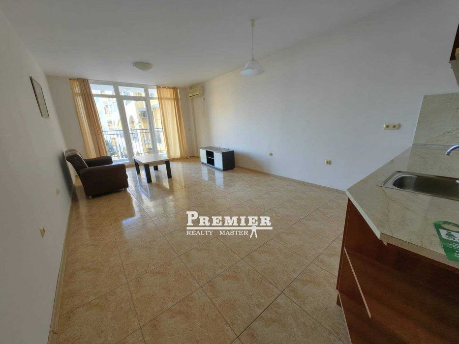 Продава се Тристаен апартамент в Бургас, Акациите - 84 кв.м за 941 €/кв.м - Снимка #3