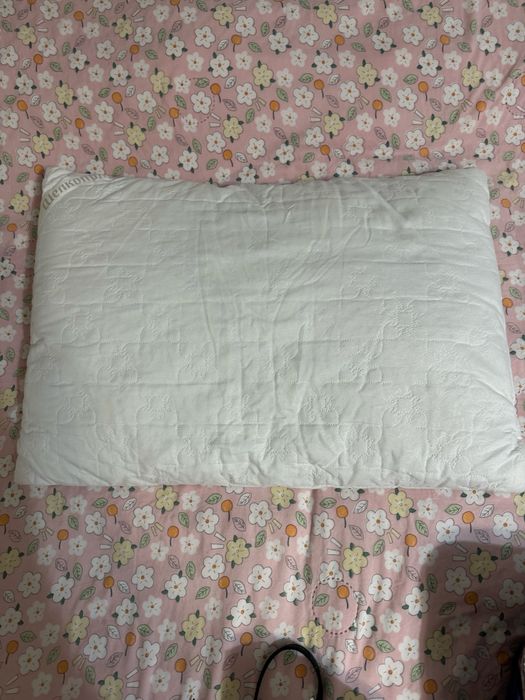 Продам подушку белое