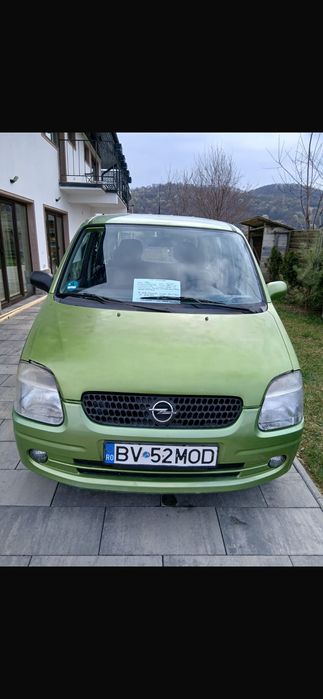 Opel Agila verde