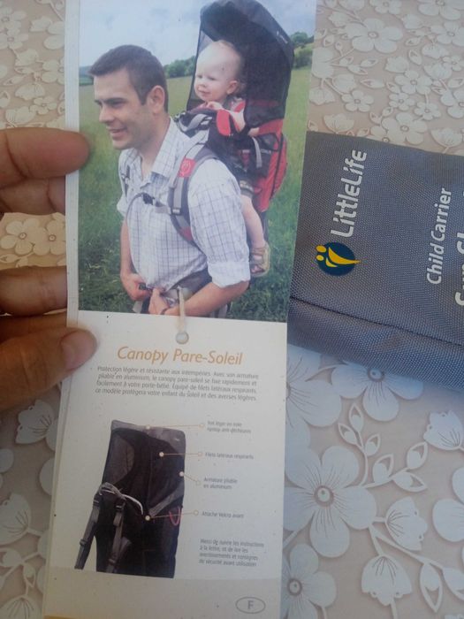 НОВ LittleLife Сенник за раница за носене на деца