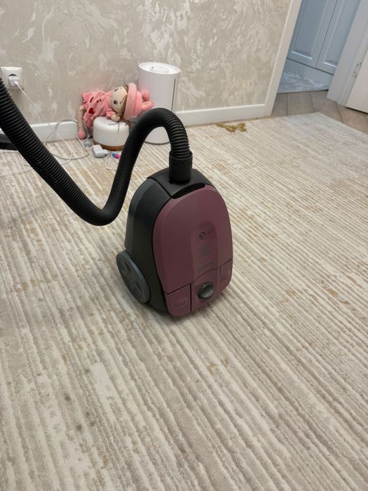 Продам телевизор и пылесос