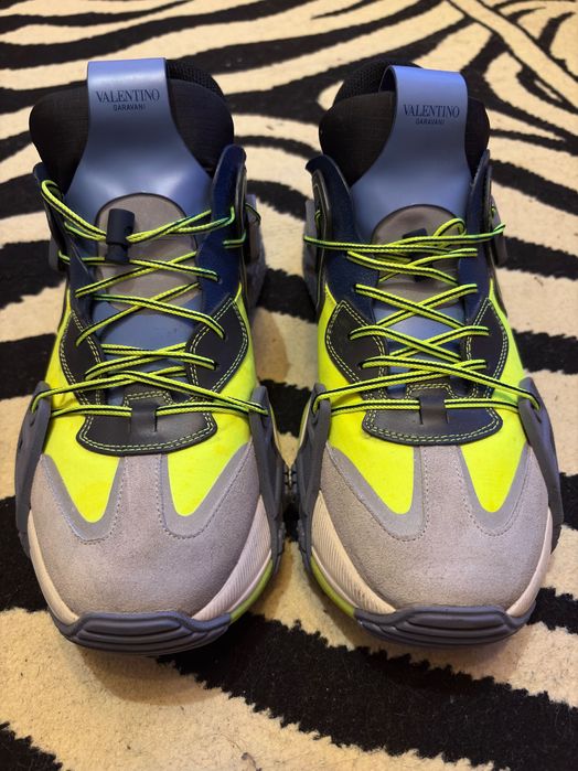 Vând Adidadi Valentino colecție noya