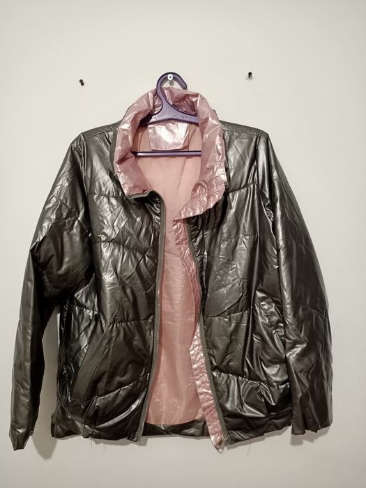 Женская одежда. Ветровка