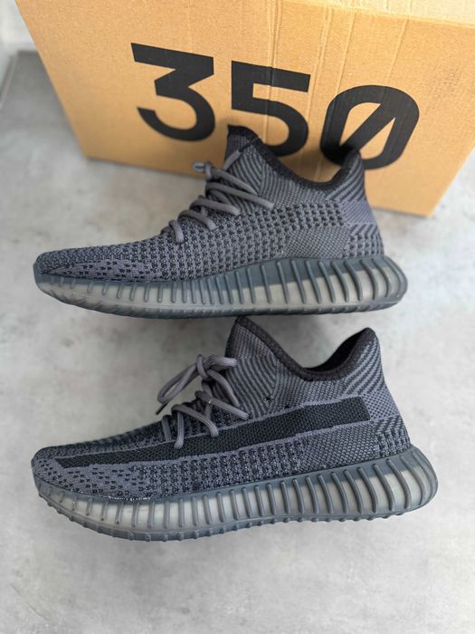 Adidasi Yeezy Boost 350 V2 - Adidas, Produs Nou Full Box, Premium Blk