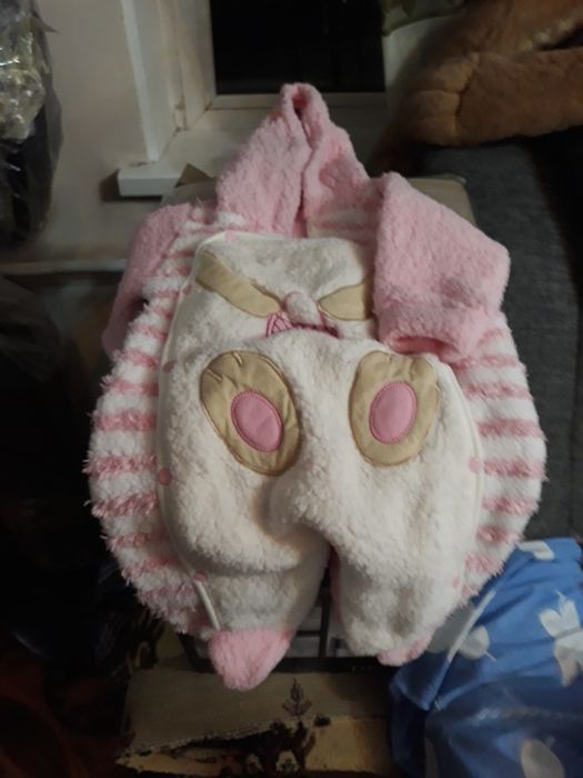 Продаю обувь и одежку для новорожденных