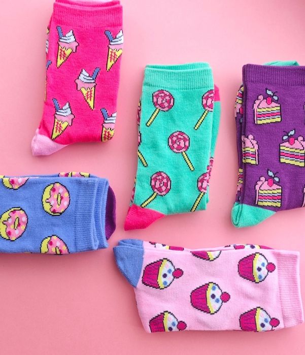 Шарени забавни чорапи