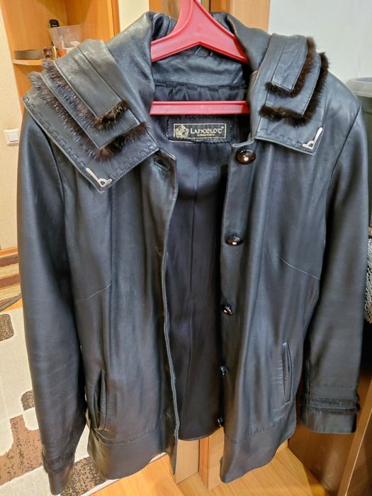 Куртка женская кожанная б/у