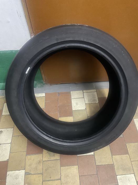 Шинана R18. 235/45