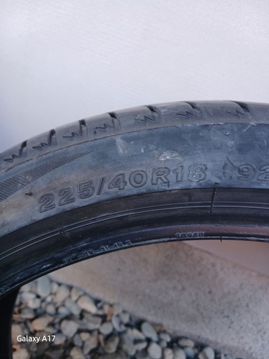 Vând 2 anvelope 225/40/R18