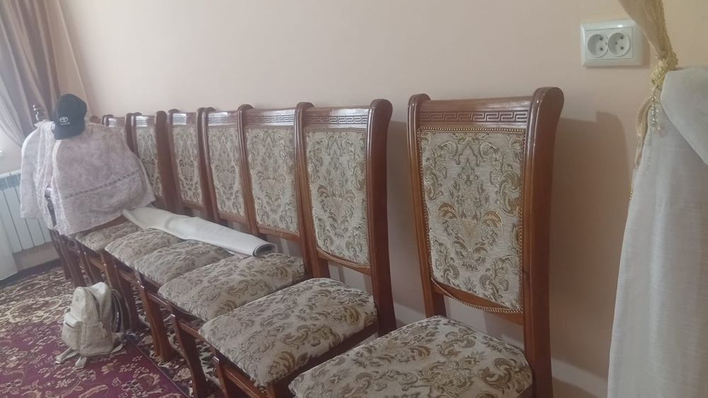 Мебел сатылады .