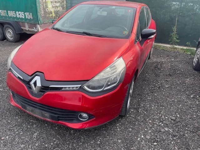Dezmembrez Renault Clio 4 2013 1.5 DCI 75 cp