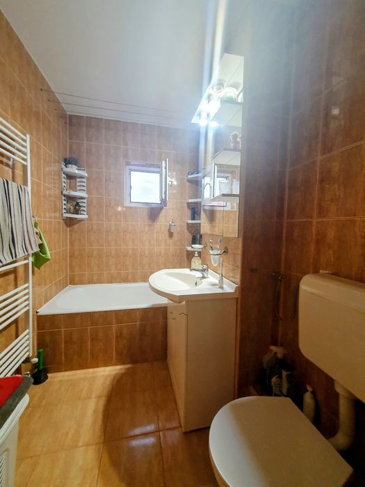 Apartament cu 3 camere în zona Alfa- Arad