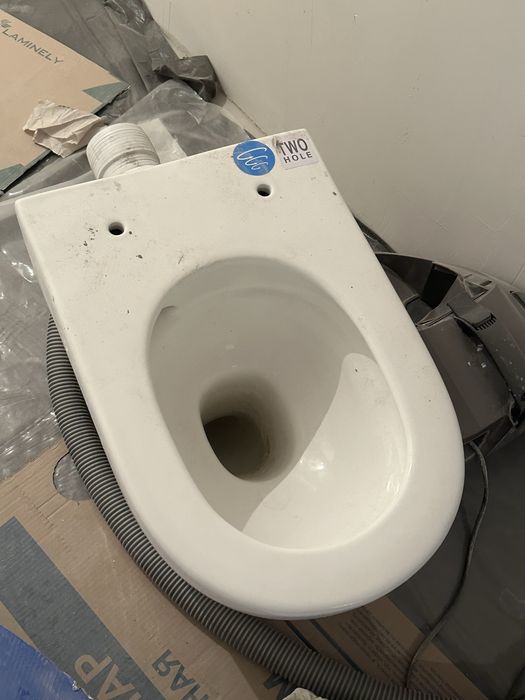 продам туалет подвесной