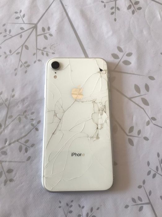 Айфон хр продам 30.000 торг нету