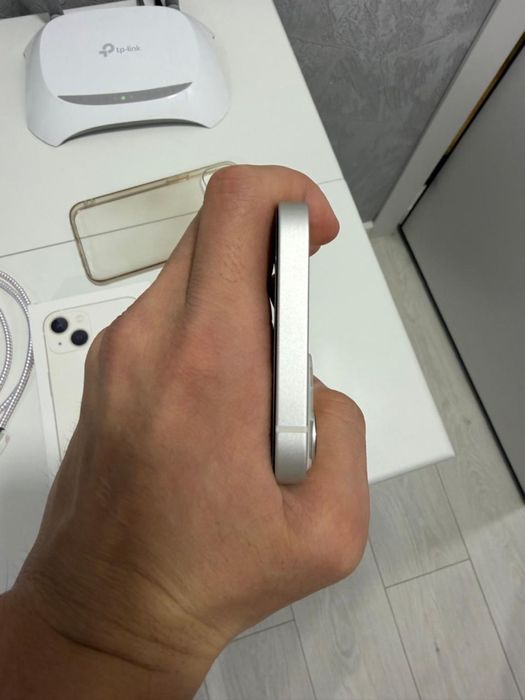 Продам Iphone 13