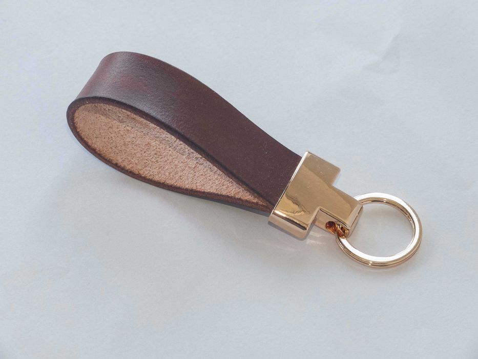 Ключодържател от естествена кожа, ръчна изработка