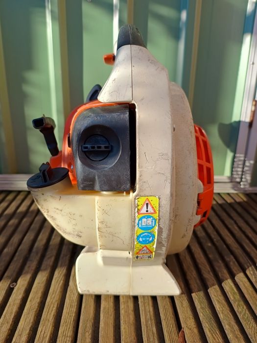 Stihl BG86C suflanta pe benzina