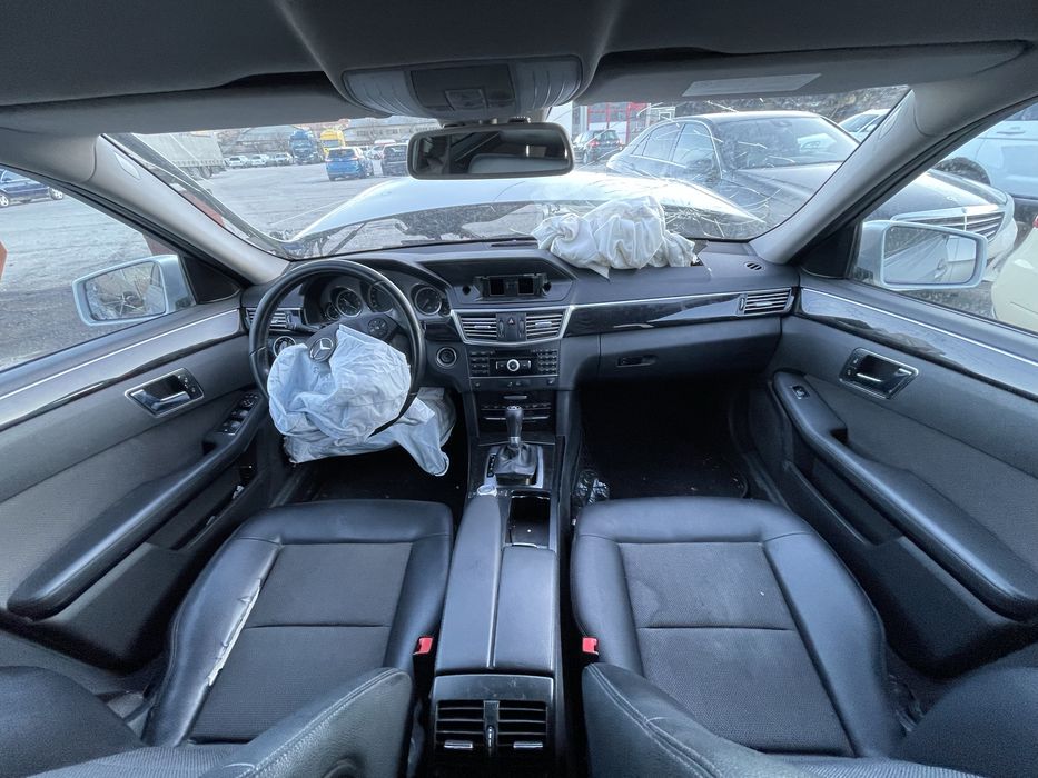 На Части w212 Mercedes E 200 cgi Автомат/Бензин